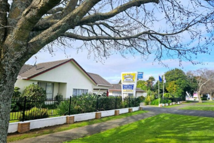 Busy 17 Unit Motel for Sale Auckland 