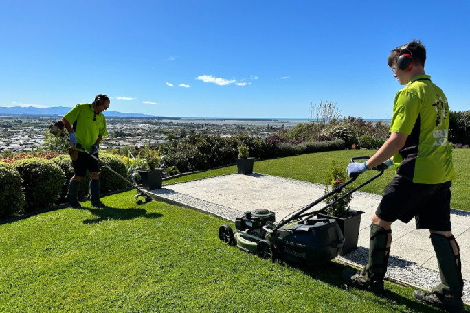 Lawn & Garden Services Franchise for Sale Whitianga 